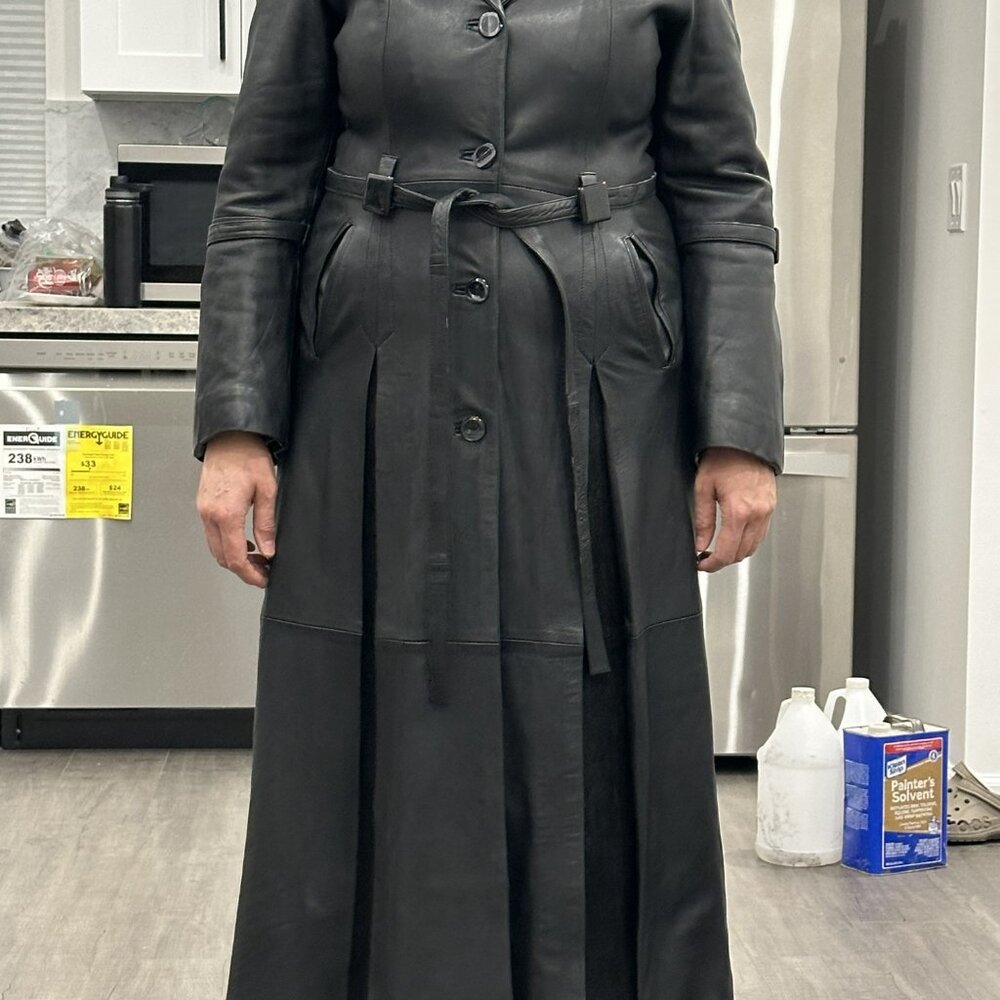 Women Leather Trench Coat. 100% genuine leather. 48" length.